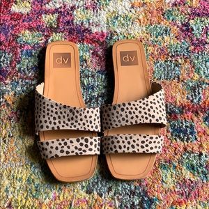 DV sandals